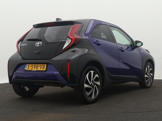Toyota AYGO X 1.0 VVT-i S-CVT Pulse Bi-Tone | 1e Eigenaar | Navigatie | Nederlandse Auto | Airco |