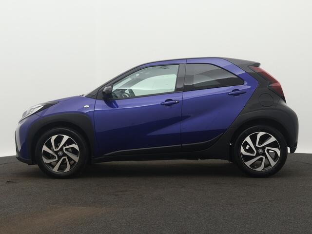 Toyota AYGO X 1.0 VVT-i S-CVT Pulse Bi-Tone | 1e Eigenaar | Navigatie | Nederlandse Auto | Airco |