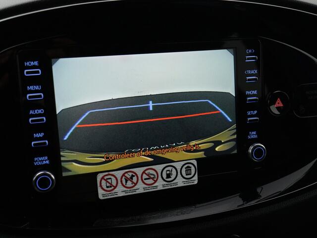 Toyota AYGO X 1.0 VVT-i S-CVT Pulse Bi-Tone | 1e Eigenaar | Navigatie | Nederlandse Auto | Airco |