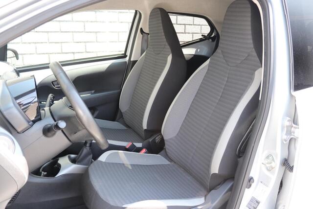Toyota AYGO 1.0 VVT-i x-joy | Achteruitrijcamera | Climate Control | DAB+ |