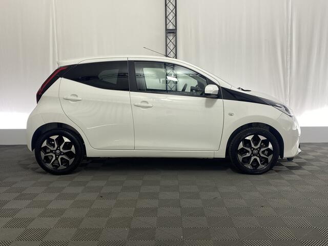 Toyota AYGO 1.0 VVT-i x-joy Automaat | Apple Carplay | Camera | Bluetooth | Elek. Spiegels |