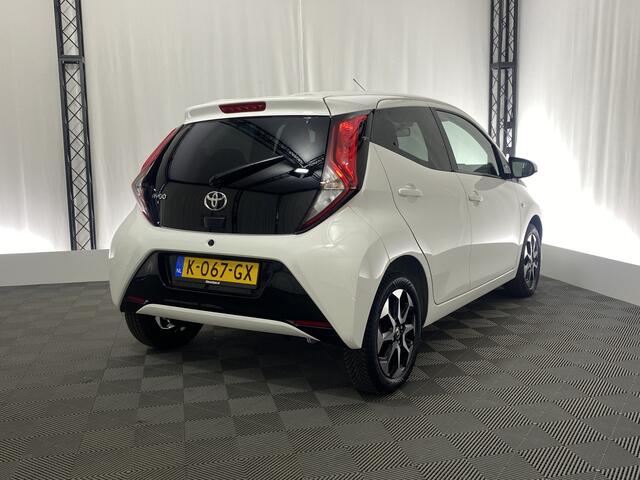 Toyota AYGO 1.0 VVT-i x-joy Automaat | Apple Carplay | Camera | Bluetooth | Elek. Spiegels |