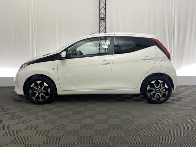 Toyota AYGO 1.0 VVT-i x-joy Automaat | Apple Carplay | Camera | Bluetooth | Elek. Spiegels |