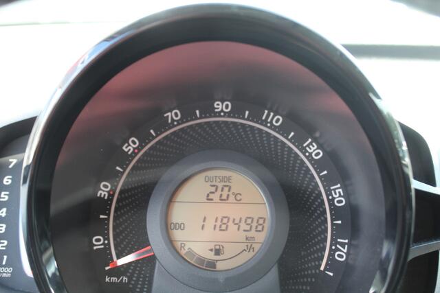 Toyota AYGO 1.0 VVT-i x-play//Navi//Camera//Carplay!