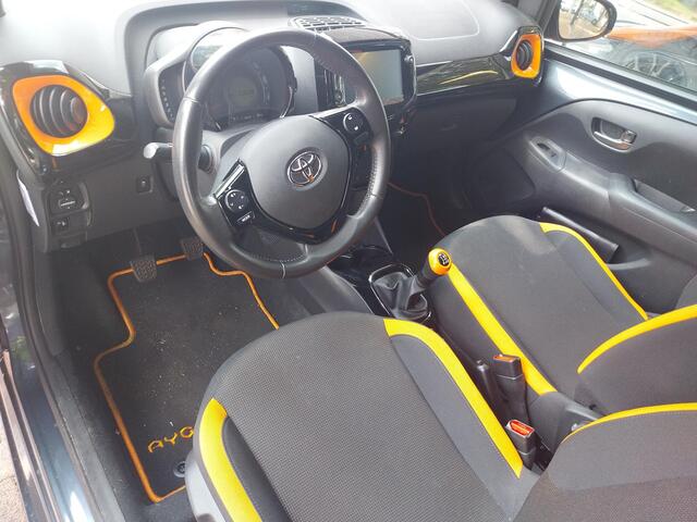 Toyota AYGO 1.0 VVT-i X-JBL Bi-Tone | JBL Premium Audio | Apple Carplay & AndroidAUTO | 1e eigenaar |