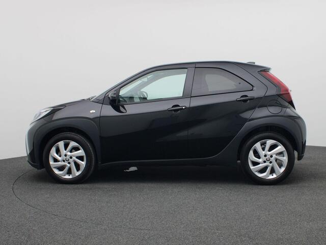Toyota AYGO X 1.0 VVT-i MT Business 72PK Adaptieve Cruise Controle, Clima, Achteruitrijcamera, Navi via Apple Carplay/Android Auto, LED Koplampen, 17" LM Velgen