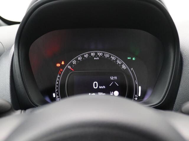 Toyota AYGO X 1.0 VVT-i MT Business 72PK Adaptieve Cruise Controle, Clima, Achteruitrijcamera, Navi via Apple Carplay/Android Auto, LED Koplampen, 17" LM Velgen