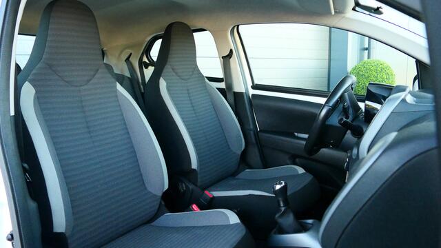 Toyota AYGO 1.0 VVT-i x-play |Carplay|Camera!