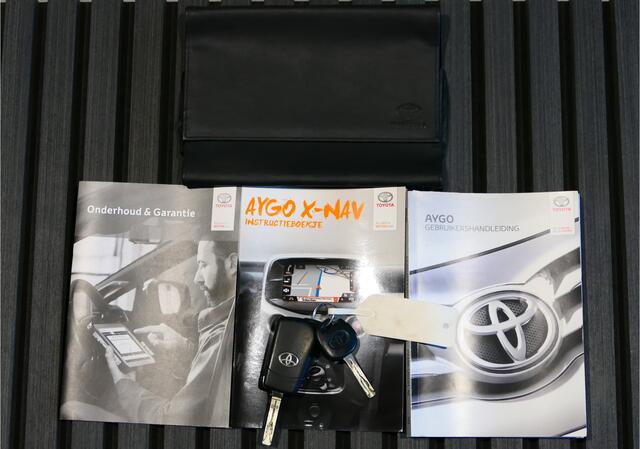 Toyota AYGO 1.0 VVT-i x-play |Carplay|Camera!
