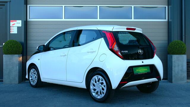 Toyota AYGO 1.0 VVT-i x-play |Carplay|Camera!