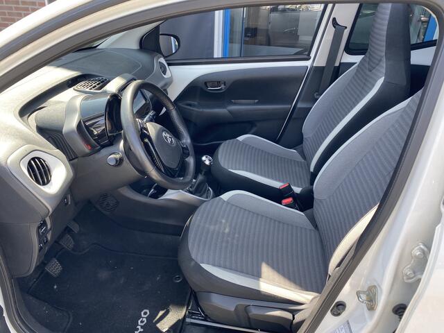 Toyota AYGO 1.0 VVT-i x-cite