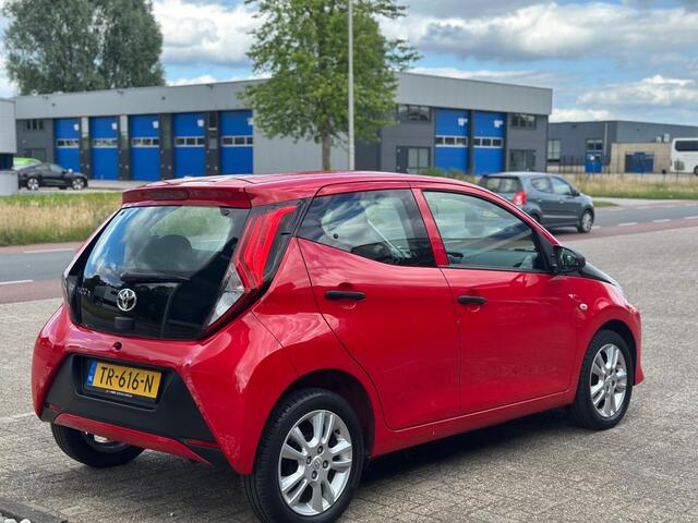 Toyota AYGO 1.0 VVT-I 5-drs x-fun '' Airco - Elektrische ramen - CPV ''