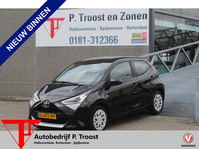 Toyota AYGO 1.0 VVT-i x-play limited Navigatie/Apple carplay/Airco/Bluetooth/Toerenteller/Multifunctioneel stuurwiel/LED koplampen/Elektrisch verstelbare spiegels/Elektrische ramen.