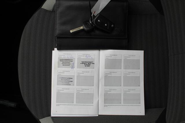Toyota AYGO 1.0 VVT-i x-play limited Navigatie/Apple carplay/Airco/Bluetooth/Toerenteller/Multifunctioneel stuurwiel/LED koplampen/Elektrisch verstelbare spiegels/Elektrische ramen.