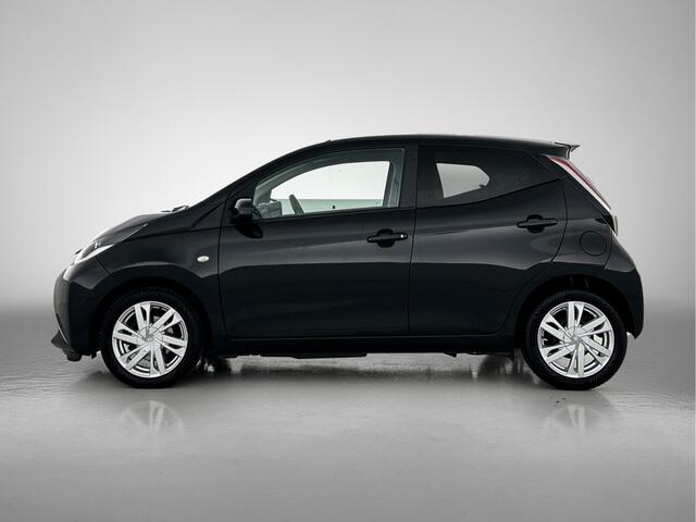 Toyota AYGO 1.0 VVT-i x-sport | LM-velgen | Mistlampen voor | Getinte ramen | Navigatie | achteruitrijcamera | Reservering Michel Jongenelen Roosendaal