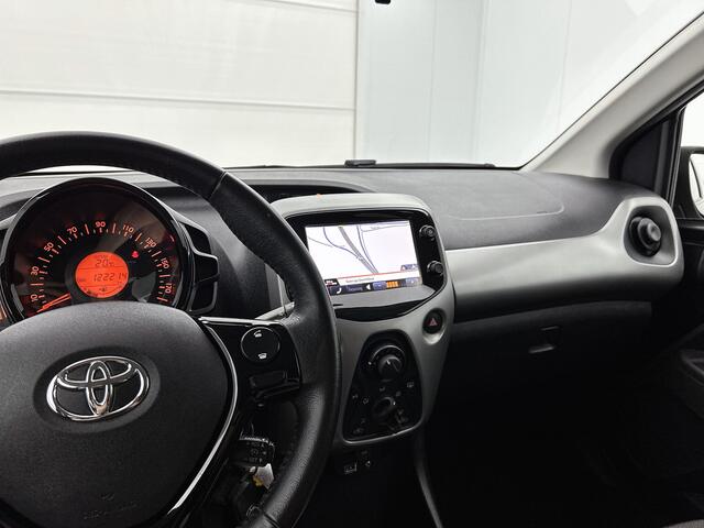 Toyota AYGO 1.0 VVT-i x-sport | LM-velgen | Mistlampen voor | Getinte ramen | Navigatie | achteruitrijcamera | Reservering Michel Jongenelen Roosendaal