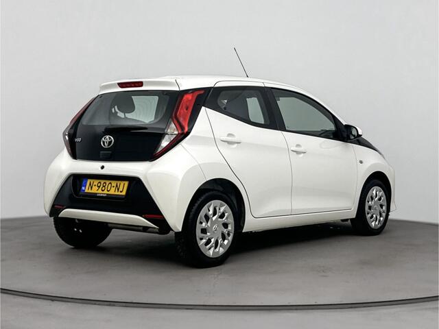 Toyota AYGO 1.0 VVT-i x-play | NL-Auto | 5-Drs | Airco | Parkeercamera | Snelheidsregelaar |