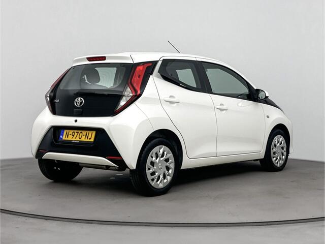 Toyota AYGO 1.0 VVT-i x-play Navi | Dealeronderhouden | Airco |
