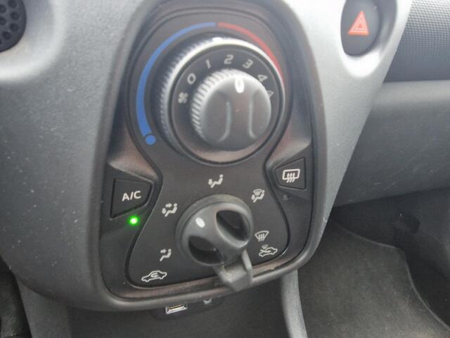Toyota AYGO 1.0 VVT-i x-fun Airco Bluetooth