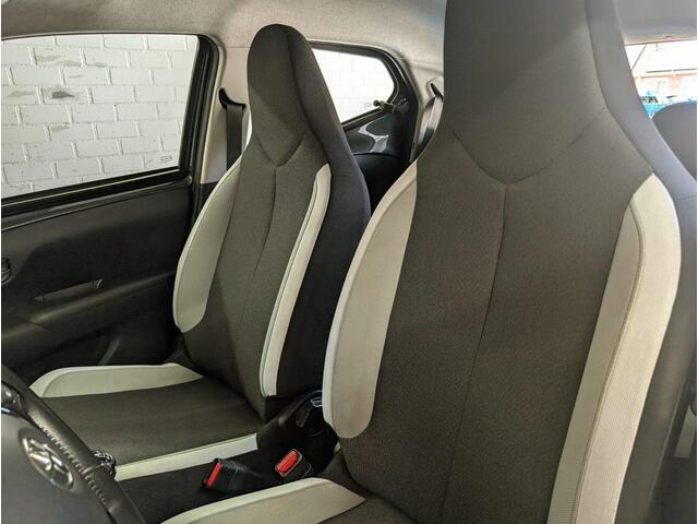 Toyota AYGO 1.0 VVT-i x-play All-in prijs!