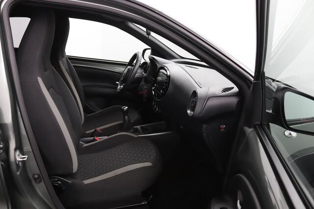Toyota AYGO X 1.0 VVT-i MT Pulse | Stoelverwarming | BI-Tone | Adaptieve Cruisecontrol | Achteruitrijcamera |