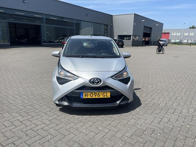 Toyota AYGO 1.0 VVT-i x-play