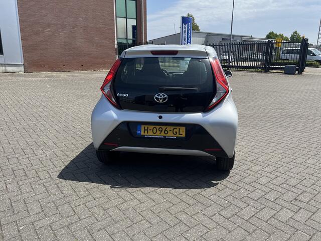 Toyota AYGO 1.0 VVT-i x-play