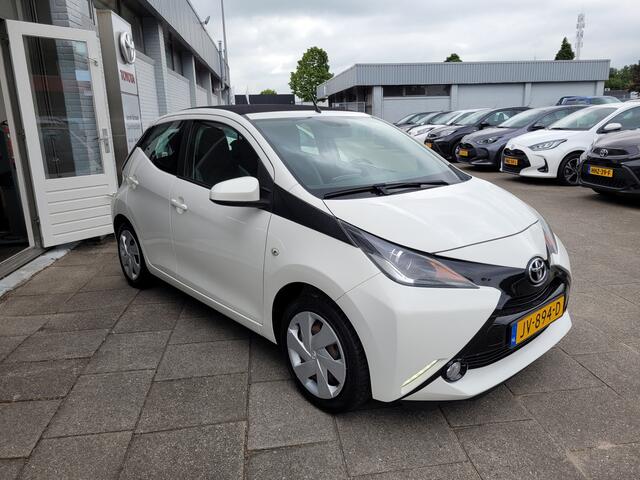 Toyota AYGO 1.0 VVT-i x-wave |El.bed. vouwdak, Airco, el.ramen, cruisectr.