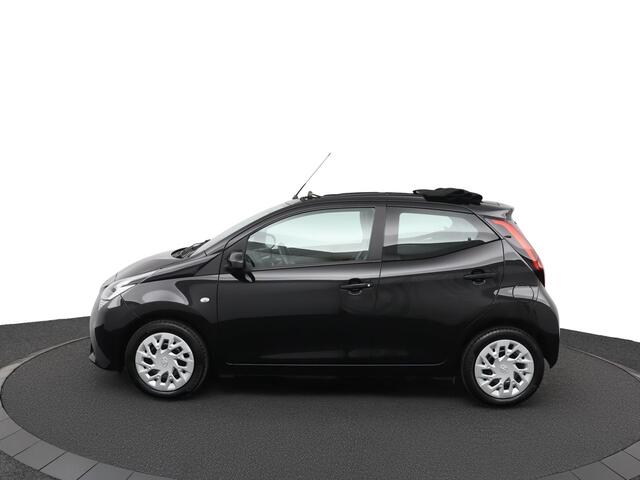 Toyota AYGO 1.0 VVT-i x-play cabrio | Electrisch vouwdak | Apple carplay -Android auto | Parkeercamera |