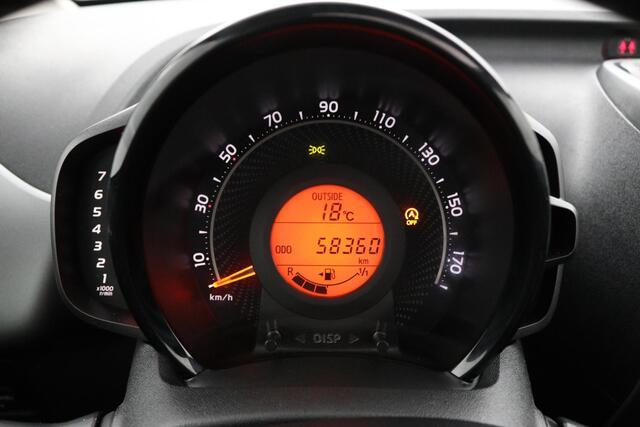 Toyota AYGO 1.0 VVT-i x-play cabrio | Electrisch vouwdak | Apple carplay -Android auto | Parkeercamera |
