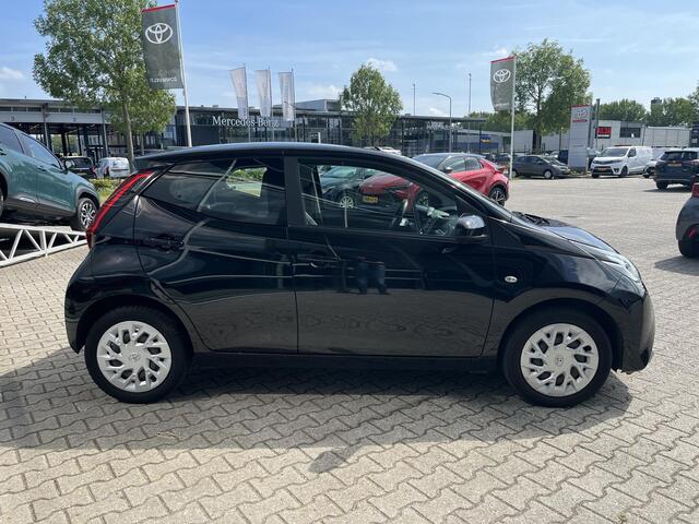 Toyota AYGO 1.0 VVT-i x-play