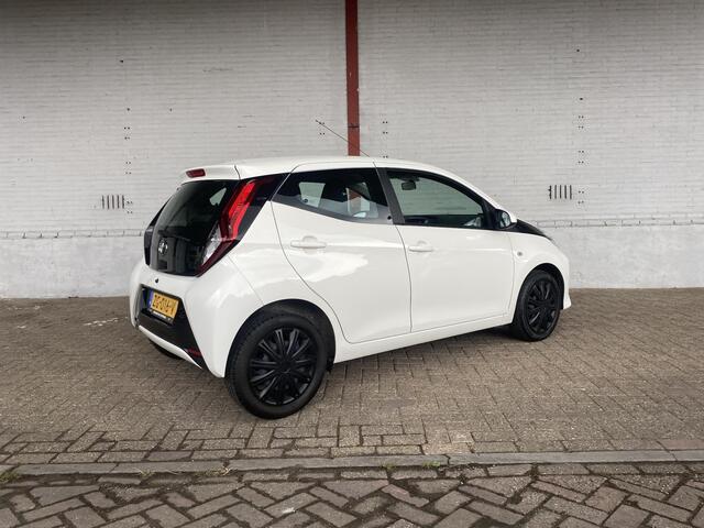 Toyota AYGO 1.0 VVT-i x-play limited | Camera | BleuTooth |