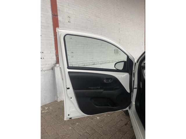 Toyota AYGO 1.0 VVT-i x-play limited | Camera | BleuTooth |