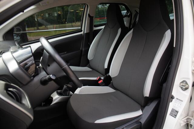 Toyota AYGO 1.0 VVT-i x-play , Airco, Cruise control, Achteruitrijcamera,