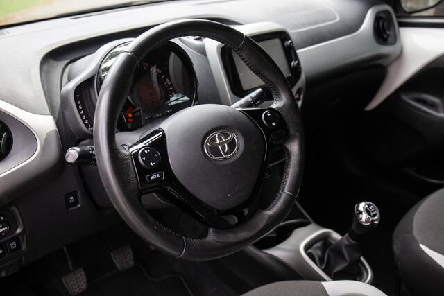 Toyota AYGO 1.0 VVT-i x-play , Airco, Cruise control, Achteruitrijcamera,