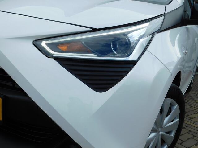 Toyota AYGO 1.0 VVT-i x-fun | Lage km-stand!