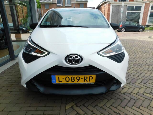 Toyota AYGO 1.0 VVT-i x-fun | Lage km-stand!