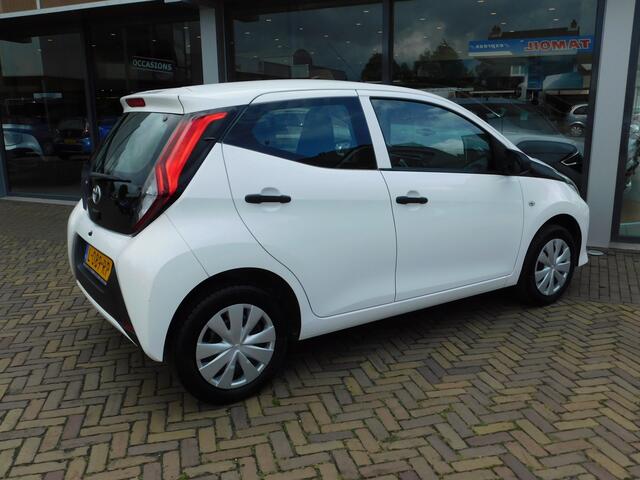 Toyota AYGO 1.0 VVT-i x-fun | Lage km-stand!
