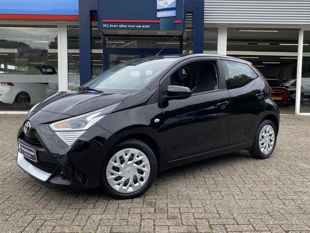 Toyota AYGO 1.0 VVT-i x-play / NL-Auto / 66.000 Km / Automaat / 1-Ste Eigenaar / Dealer-Onderhouden / Apple-Carplay & Android-Auto / DAB+Radio-Bluetooth / Camera / Airco / Flippers / ELKTR-Pakket / All-Season / ENZ.