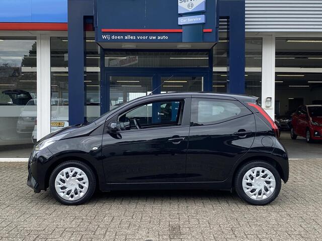 Toyota AYGO 1.0 VVT-i x-play / NL-Auto / 66.000 Km / Automaat / 1-Ste Eigenaar / Dealer-Onderhouden / Apple-Carplay & Android-Auto / DAB+Radio-Bluetooth / Camera / Airco / Flippers / ELKTR-Pakket / All-Season / ENZ.