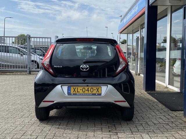 Toyota AYGO 1.0 VVT-i x-play / NL-Auto / 66.000 Km / Automaat / 1-Ste Eigenaar / Dealer-Onderhouden / Apple-Carplay & Android-Auto / DAB+Radio-Bluetooth / Camera / Airco / Flippers / ELKTR-Pakket / All-Season / ENZ.