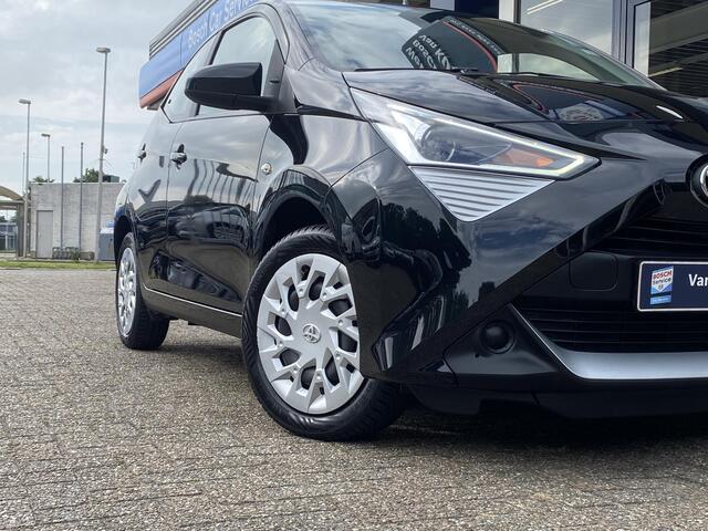 Toyota AYGO 1.0 VVT-i x-play / NL-Auto / 66.000 Km / Automaat / 1-Ste Eigenaar / Dealer-Onderhouden / Apple-Carplay & Android-Auto / DAB+Radio-Bluetooth / Camera / Airco / Flippers / ELKTR-Pakket / All-Season / ENZ.