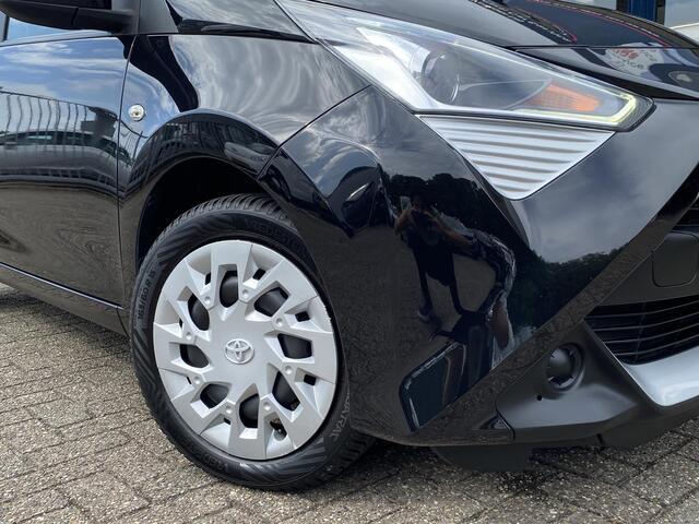 Toyota AYGO 1.0 VVT-i x-play / NL-Auto / 66.000 Km / Automaat / 1-Ste Eigenaar / Dealer-Onderhouden / Apple-Carplay & Android-Auto / DAB+Radio-Bluetooth / Camera / Airco / Flippers / ELKTR-Pakket / All-Season / ENZ.