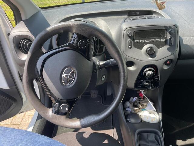 Toyota AYGO 1.0 VVT-i x RIJKLAAR