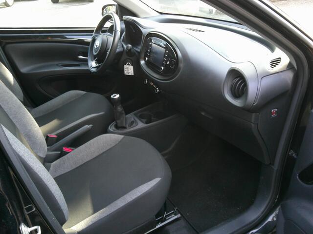 Toyota AYGO X 1.0 VVT-i MT first Trekhaak