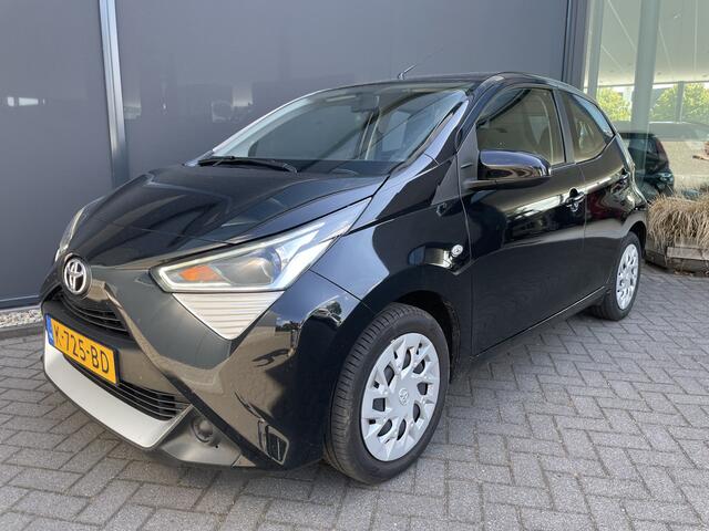 Toyota AYGO 1.0 VVT-i x-play Achteruitrijcamera - Airco - Cruise control - Bluetooth - Multifunctioneel stuurwiel