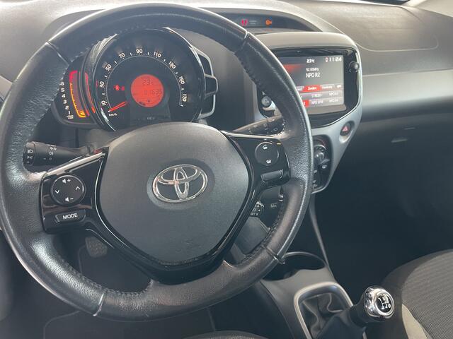 Toyota AYGO 1.0 VVT-i x-play Achteruitrijcamera - Airco - Cruise control - Bluetooth - Multifunctioneel stuurwiel