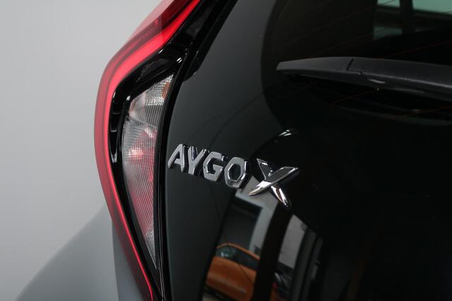 Toyota AYGO X 1.0 VVT-i MT Play, 1e eigenaar, NL auto , All season banden