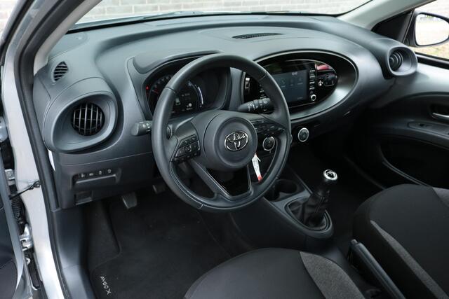 Toyota AYGO X 1.0 VVT-i MT Play, 1e eigenaar, NL auto , All season banden