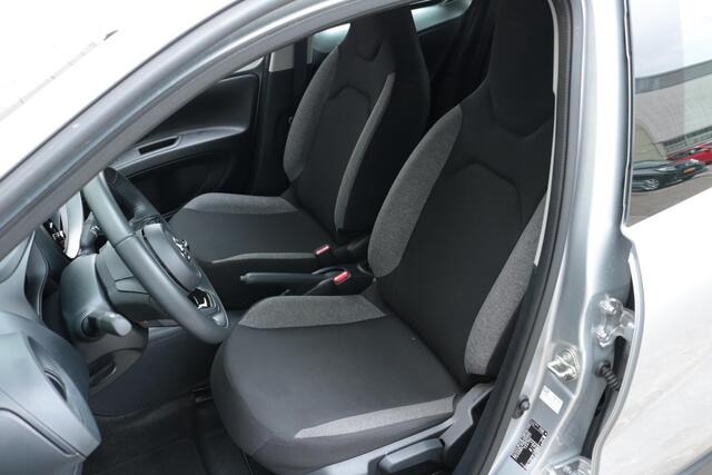 Toyota AYGO X 1.0 VVT-i MT Play, 1e eigenaar, NL auto , All season banden